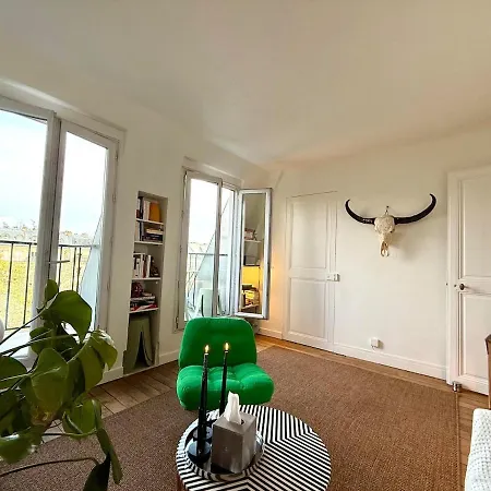 Place De La Republique Апартаменты *